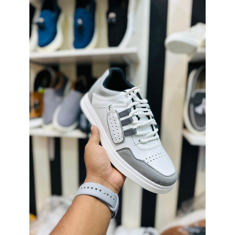 Hot Collection of Stylish and Innovative Winter and Summer Exclusive Low Top Sneakers Converse Shoes for Men